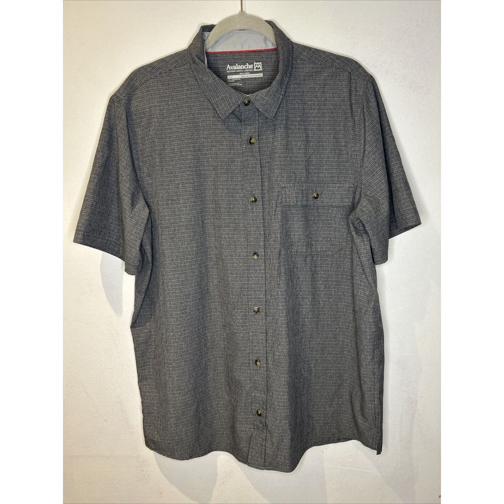 Avalanche Outdoor Supply Company Men's Size Large Gray Short Sleeve Button Shirt